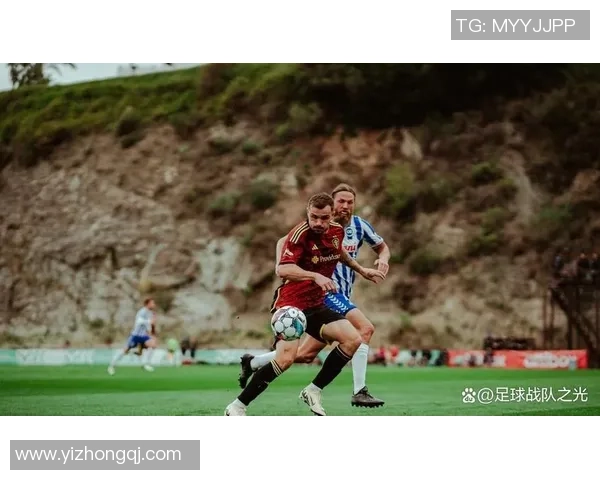 足球明星联手精彩瞬间集锦尽享球场魅力与激情对决 足球明星联手精彩瞬间集锦尽享球场魅力与激情对决